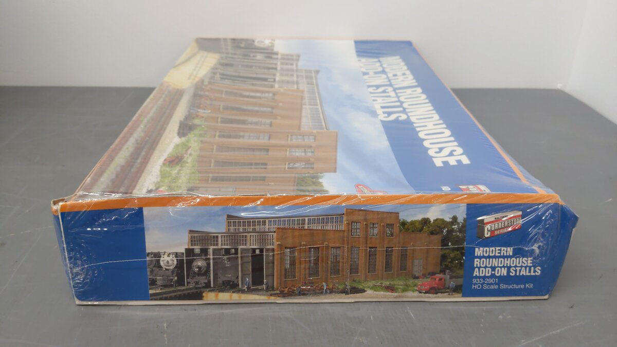 Walthers 933-2901 HO Scale Modern 3-Stalls Roundhouse Addition Structure Kit EX/Box