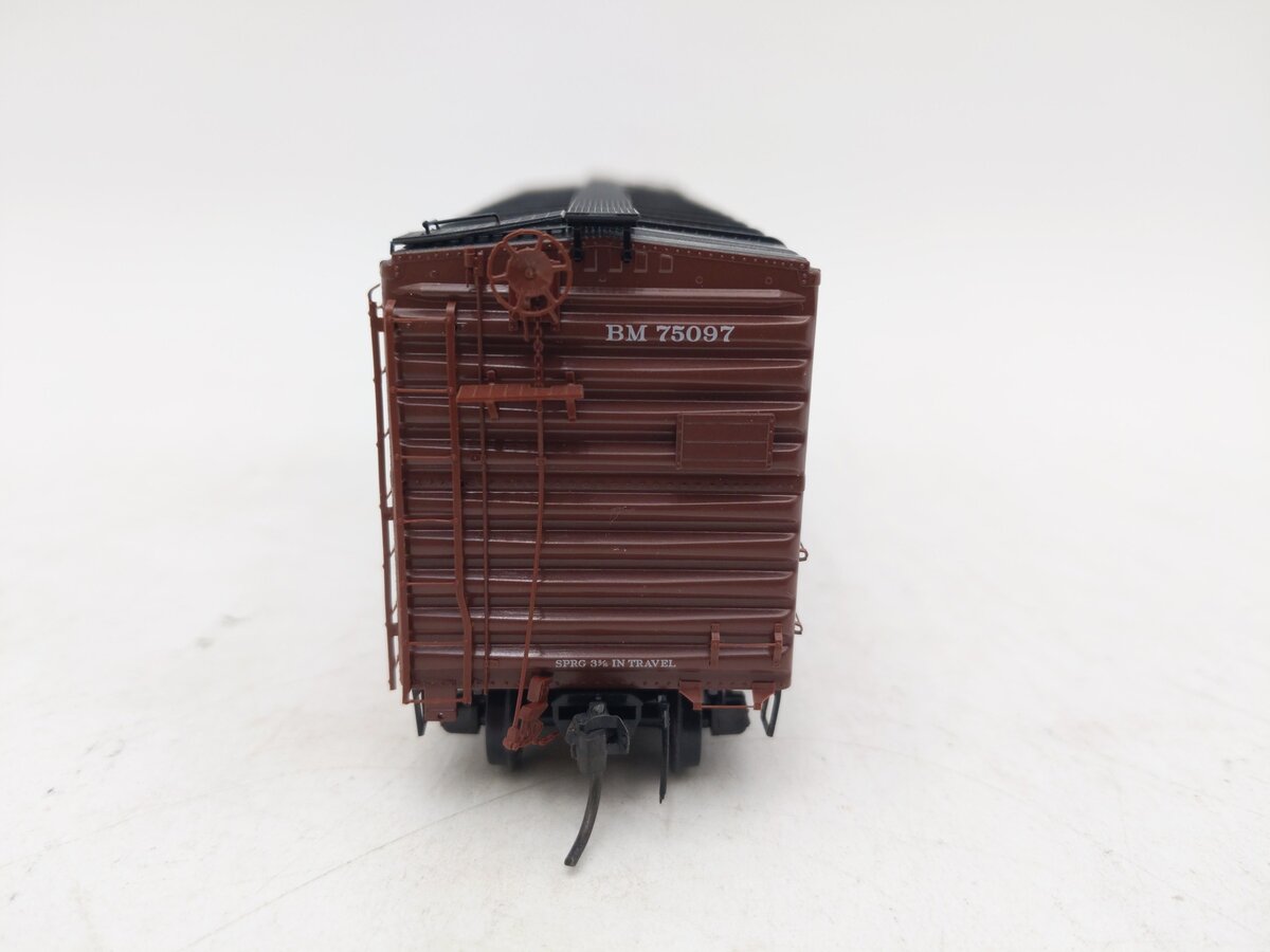 Kadee 4807 HO Boston & Maine 40' PS-1 Boxcar with 7' Youngstown Door #75097 EX/Box