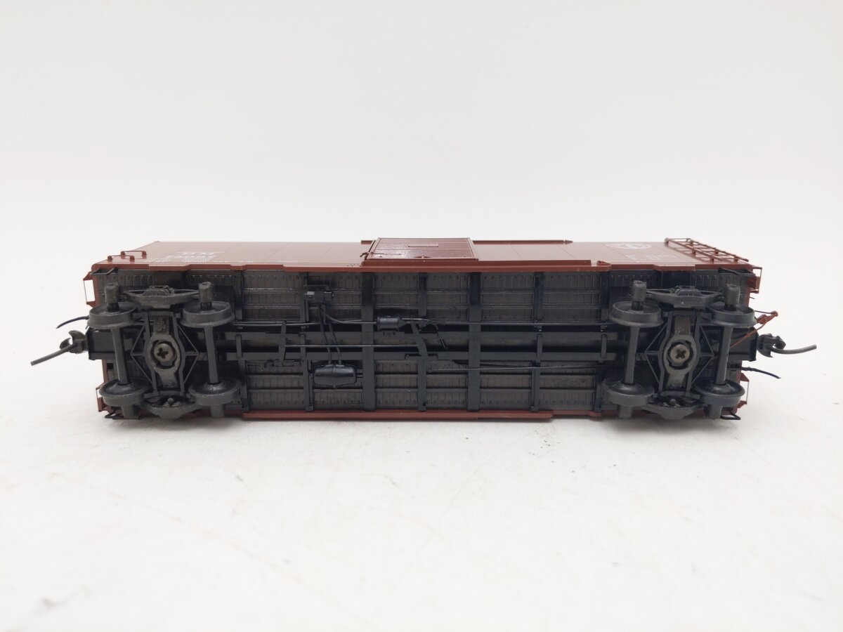 Kadee 4807 HO Boston & Maine 40' PS-1 Boxcar with 7' Youngstown Door #75097 EX/Box