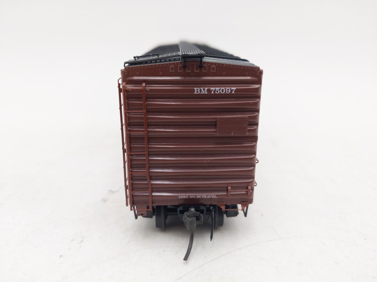 Kadee 4807 HO Boston & Maine 40' PS-1 Boxcar with 7' Youngstown Door #75097 EX/Box