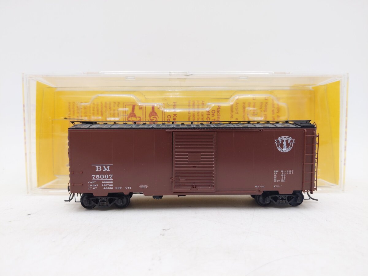 Kadee 4807 HO Boston & Maine 40' PS-1 Boxcar with 7' Youngstown Door #75097 EX/Box