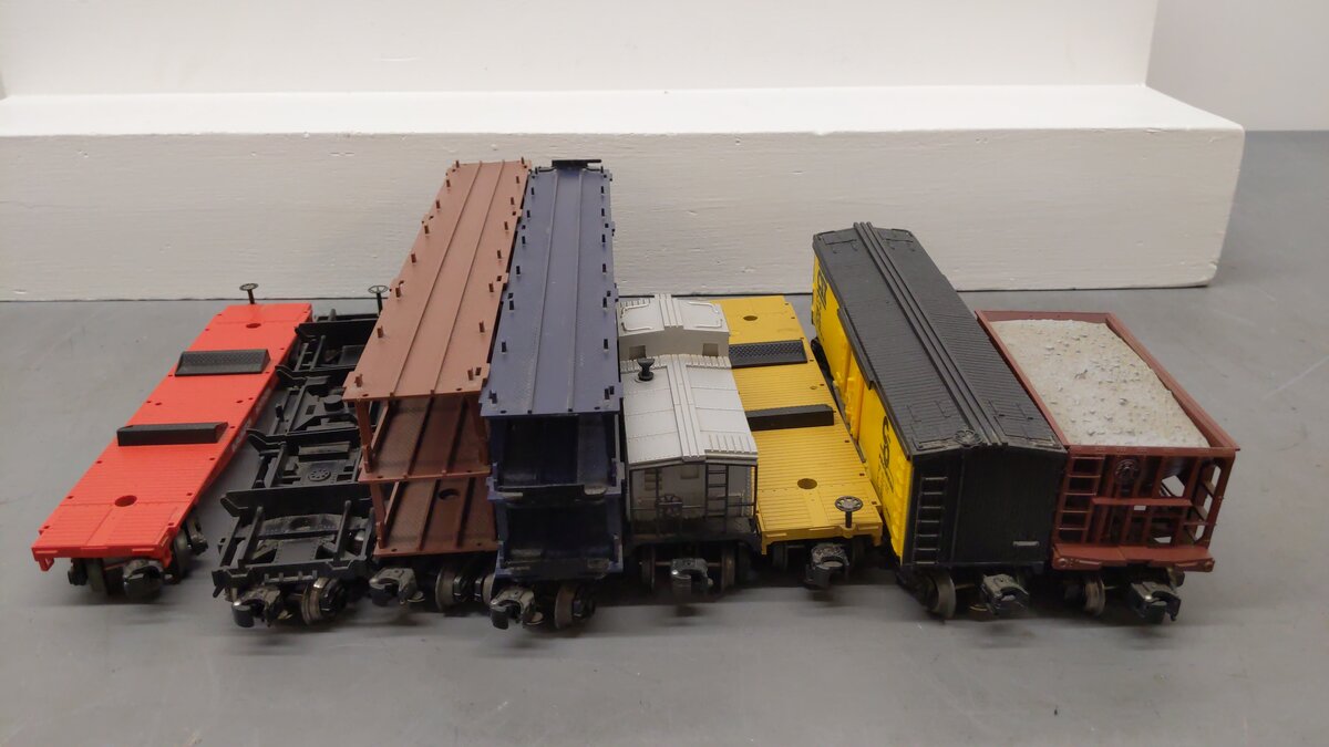 Lionel & Others O Gauge Freight Cars [8] VG