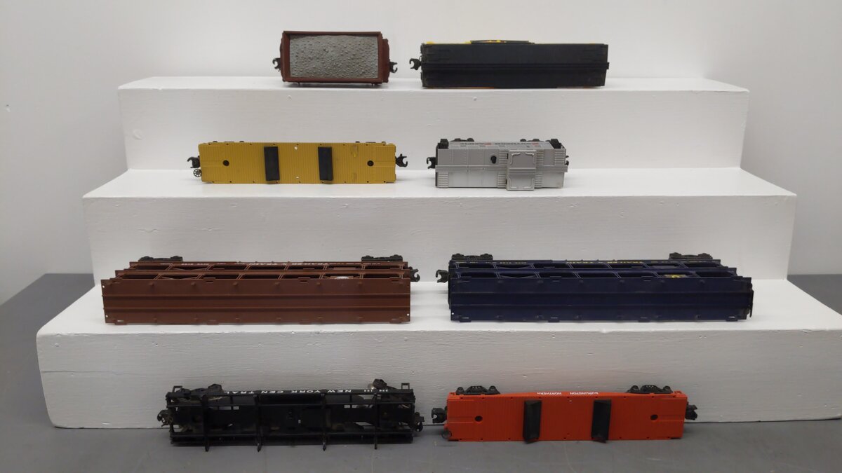 Lionel & Others O Gauge Freight Cars [8] VG