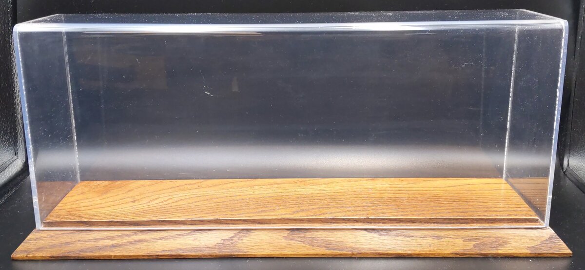 O Gauge Acrylic Train Display Case 17 1/2