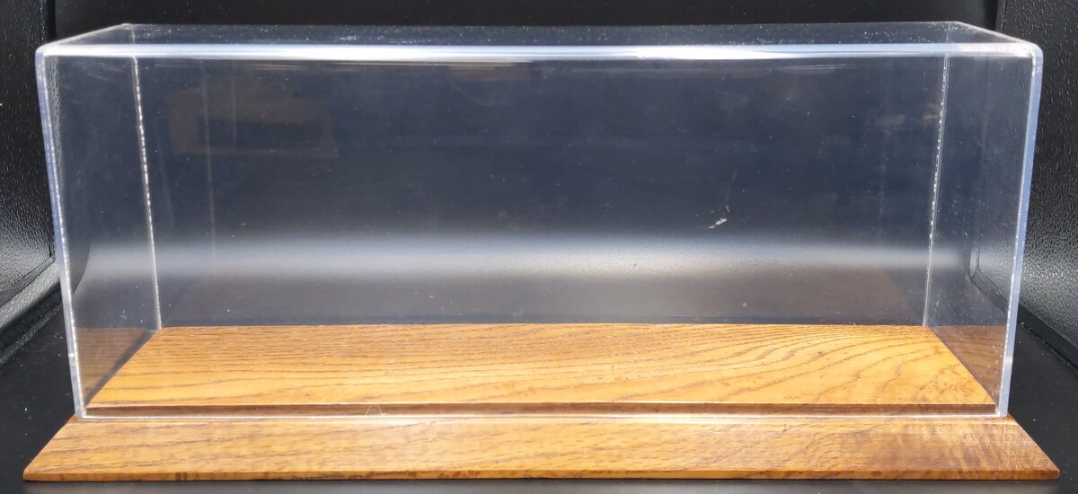 O Gauge Acrylic Train Display Case 17 1/2