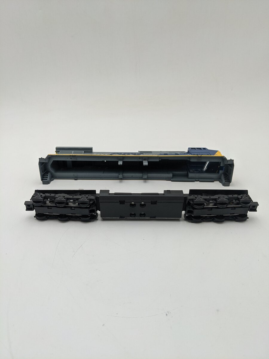 Athearn 4971 HO CSX C44-9W Dummy Locomotive #205 VG/Box