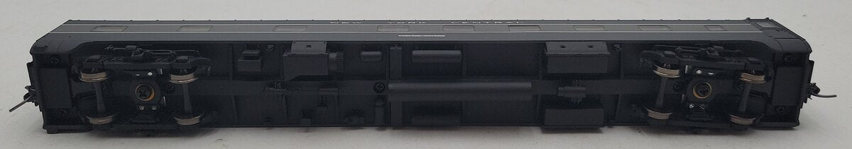 Walthers HO New York Central  "Cascade Waters" Coach Passenger Car EX