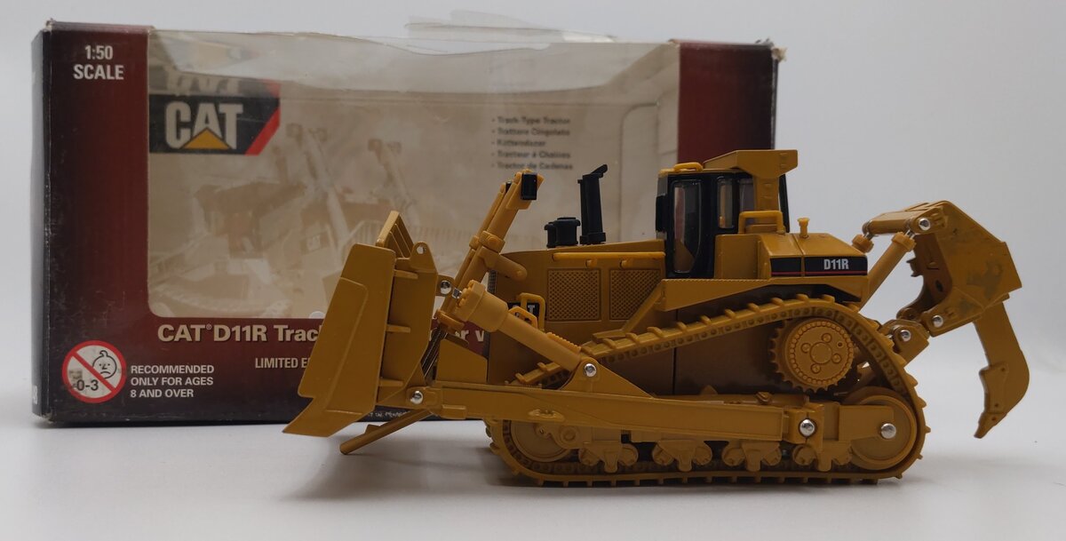 Cat 55148 1:50 Track-Type Tractor W/ Metal Tracks EX/Box