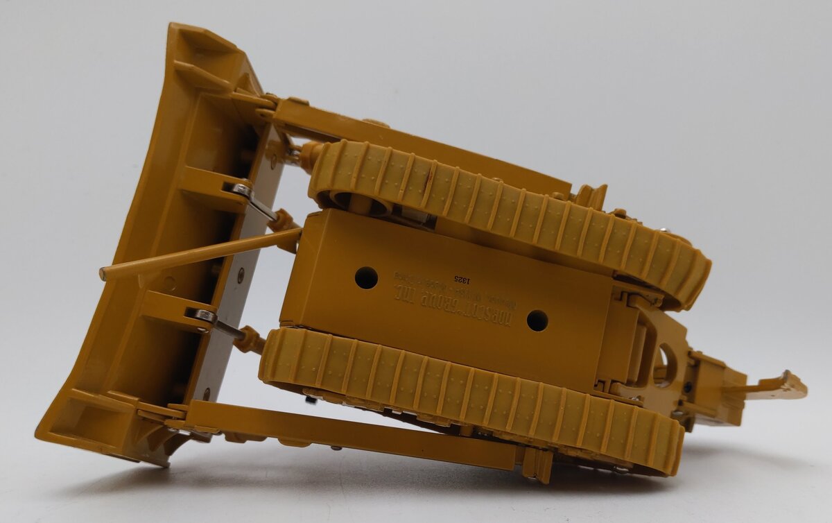 Cat 55148 1:50 Track-Type Tractor W/ Metal Tracks EX/Box