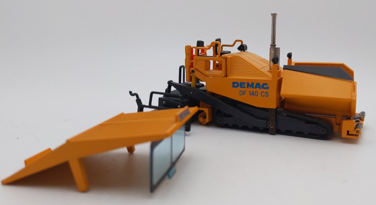 NZG 231 1:50 Scale Demag Road Finisher Asphalt Paver Diecast Model EX/Box