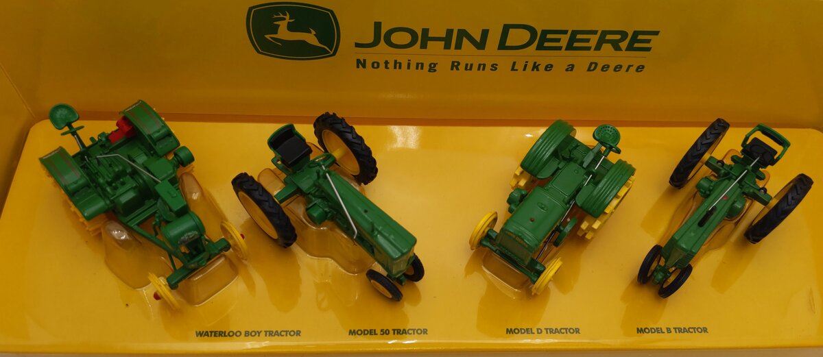 John Deere 7758 1:50 Scale John Deere Tractor Series #1 (4) Tractors LN/Box