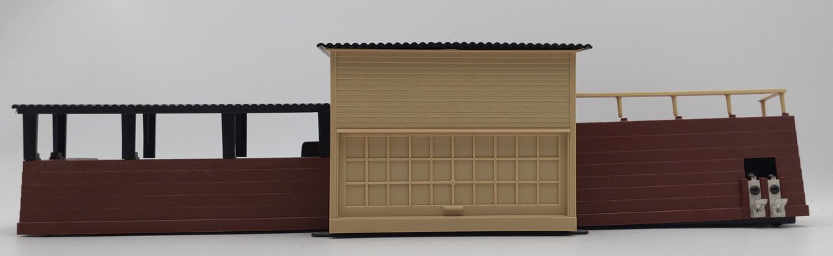 Lionel 6-12873 O Operating Sawmill with Brown Base EX/Box