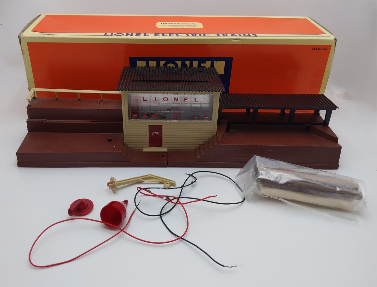 Lionel 6-12873 O Operating Sawmill with Brown Base EX/Box