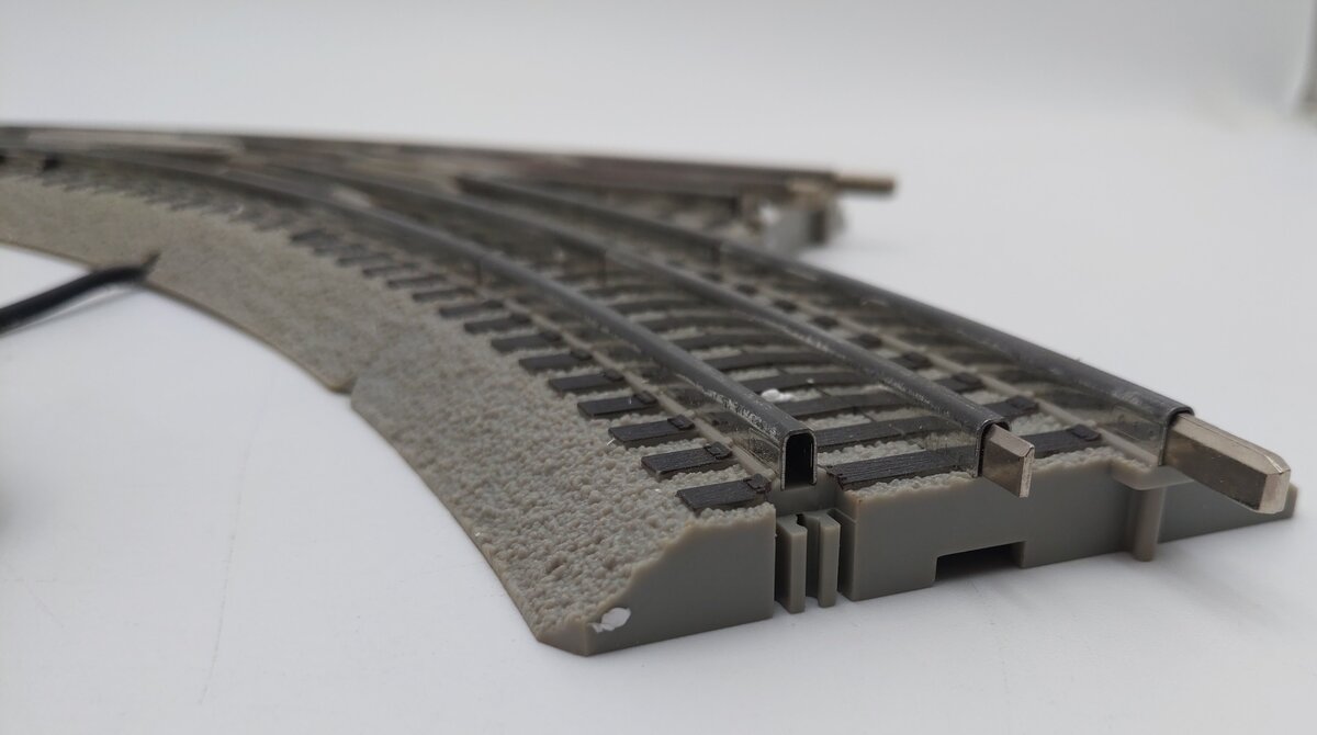 Lionel 6-12046 O Gauge O36 Right Hand Remote-Control FasTrack Switch/Turnout EX/Box