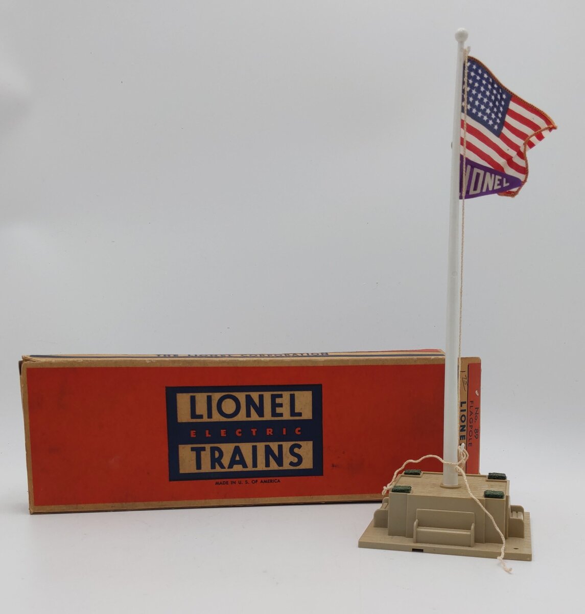 Lionel 89 Vintage O Flagpole VG/Box