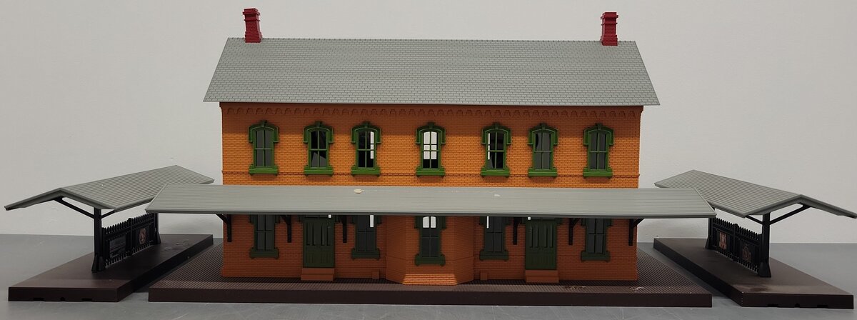 MTH 30-9005 O Gauge Passenger Station with 2 Platforms EX/Box