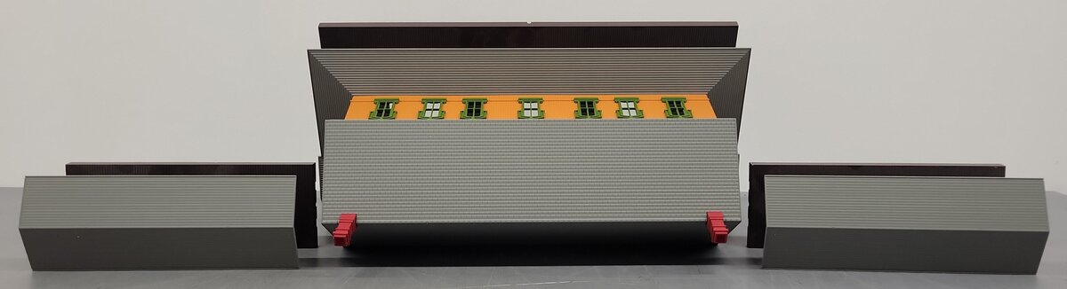 MTH 30-9005 O Gauge Passenger Station with 2 Platforms EX/Box