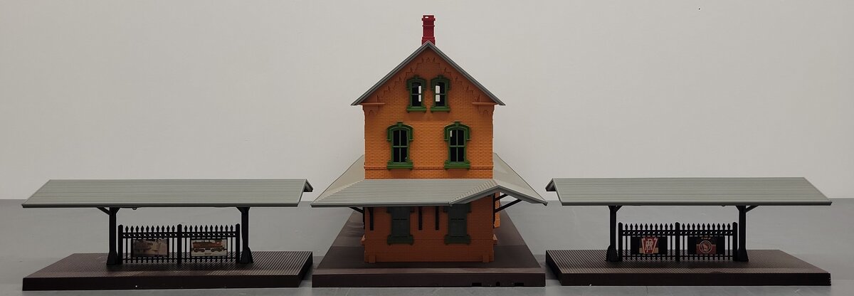 MTH 30-9005 O Gauge Passenger Station with 2 Platforms EX/Box