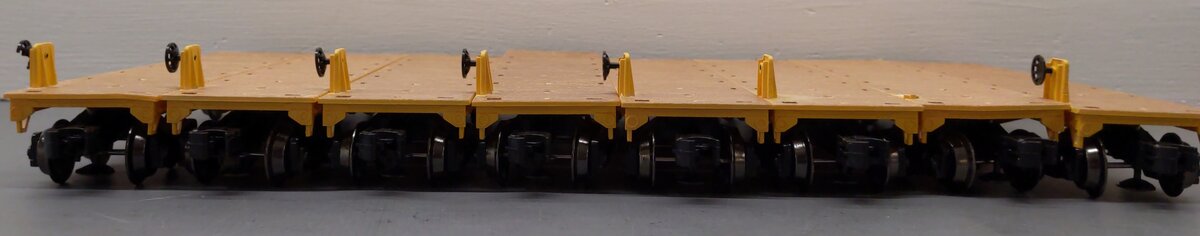 Menards O Gauge Union Pacific Flatcars (8) VG