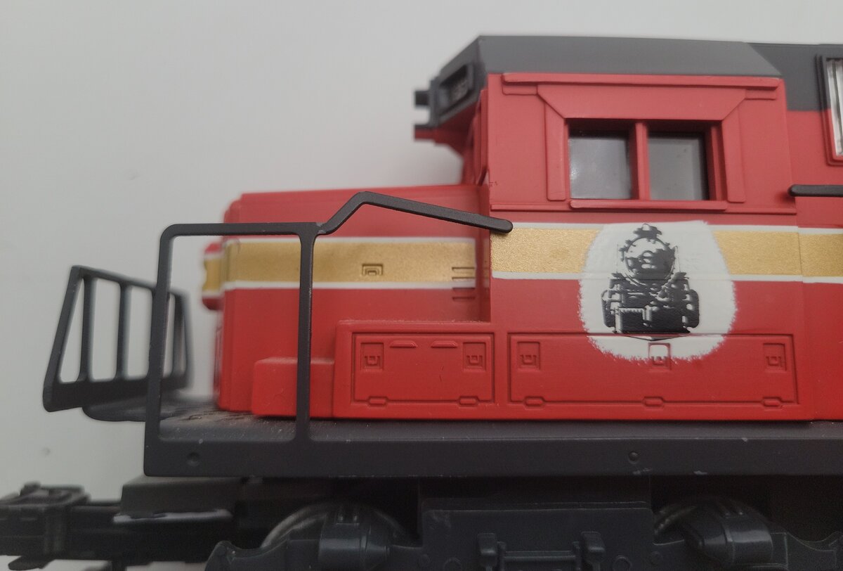 Lionel 6-18818 O Lionel Railroader Club GP-38 Diesel Locomotive w/Horn VG