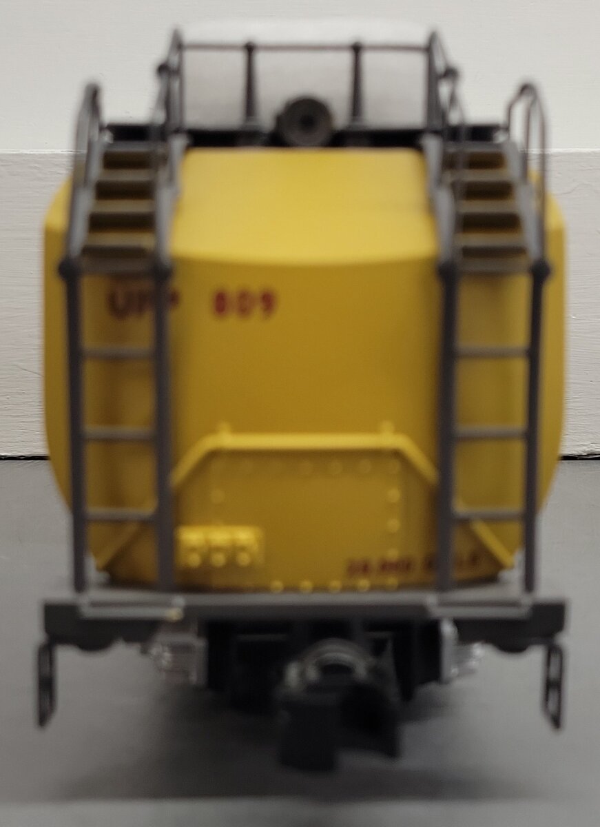 MTH 20-3558 O Union Pacific Jim Adams Water Tender I 3-Rail w/ Hi-Rail #809 EX/Box