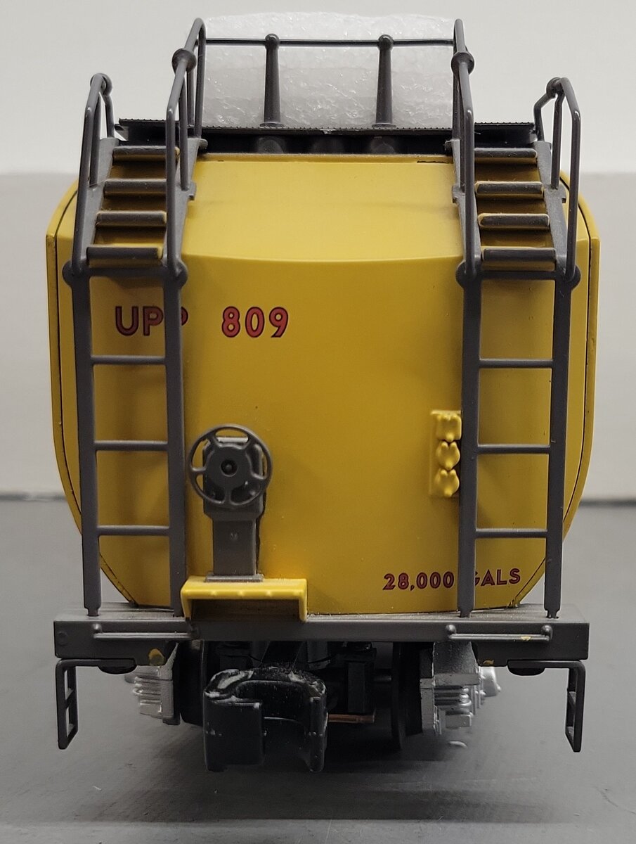 MTH 20-3558 O Union Pacific Jim Adams Water Tender I 3-Rail w/ Hi-Rail #809 EX/Box