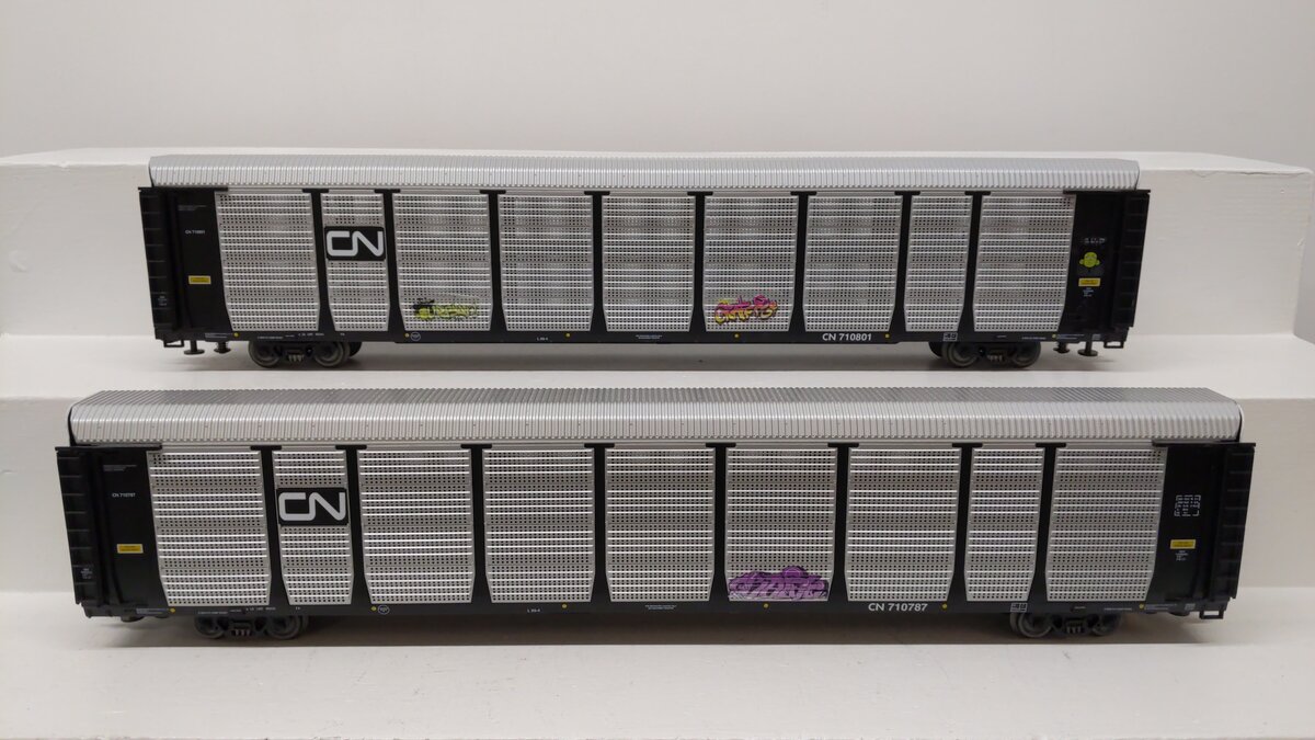 Lionel 6-19397 Custom Graffitied O Gauge CN 89' Autorack Cars (Set of 2) EX/Box