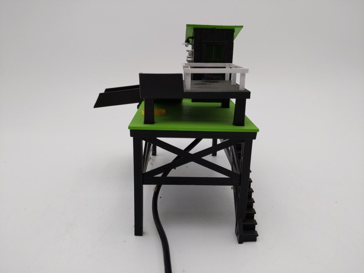 Lionel 2329230 O Assembled Area 51 Hazardous Materials Barrel Loader EX