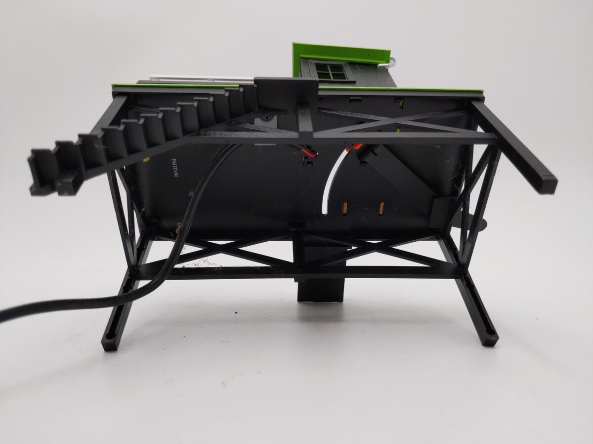 Lionel 2329230 O Assembled Area 51 Hazardous Materials Barrel Loader EX