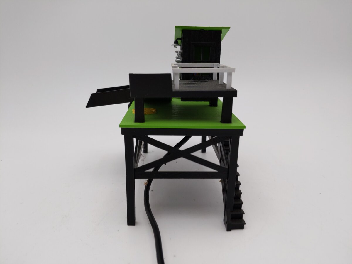 Lionel 2329230 O Assembled Area 51 Hazardous Materials Barrel Loader EX