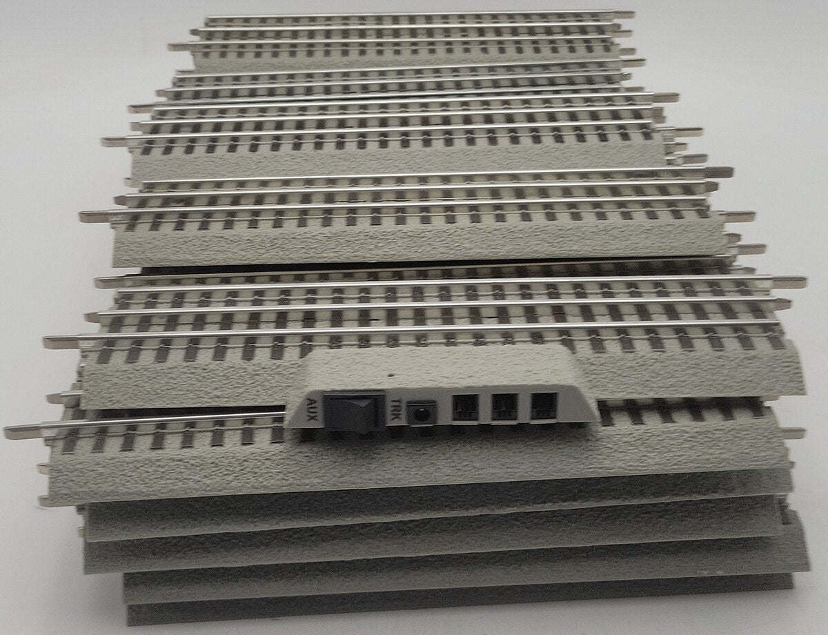 Lionel O Scale Fastrack 10' Straight Track Sections [28] EX