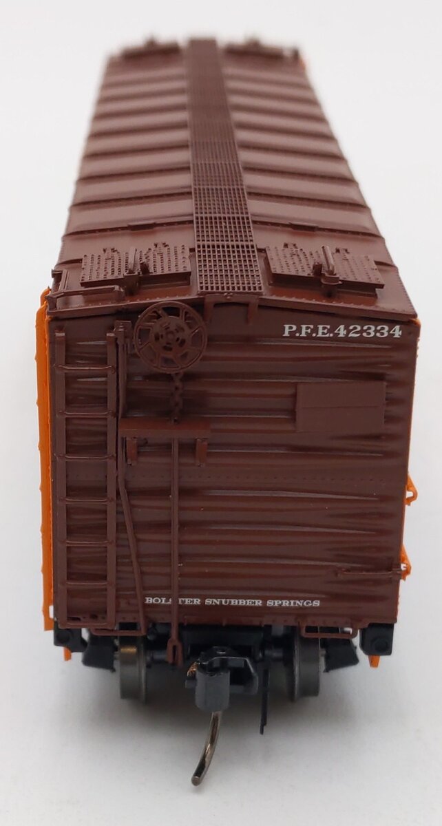 InterMountain 46703-43 HO Scale Pacific Fruit Express Reefer Car #42334 EX/Box