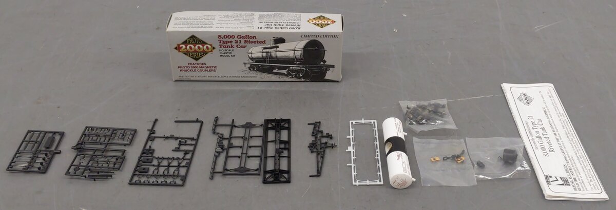Proto 2000 HO Scale 8000 Gallon Type Riveted 21 Tank Car #107 Kit EX/Box