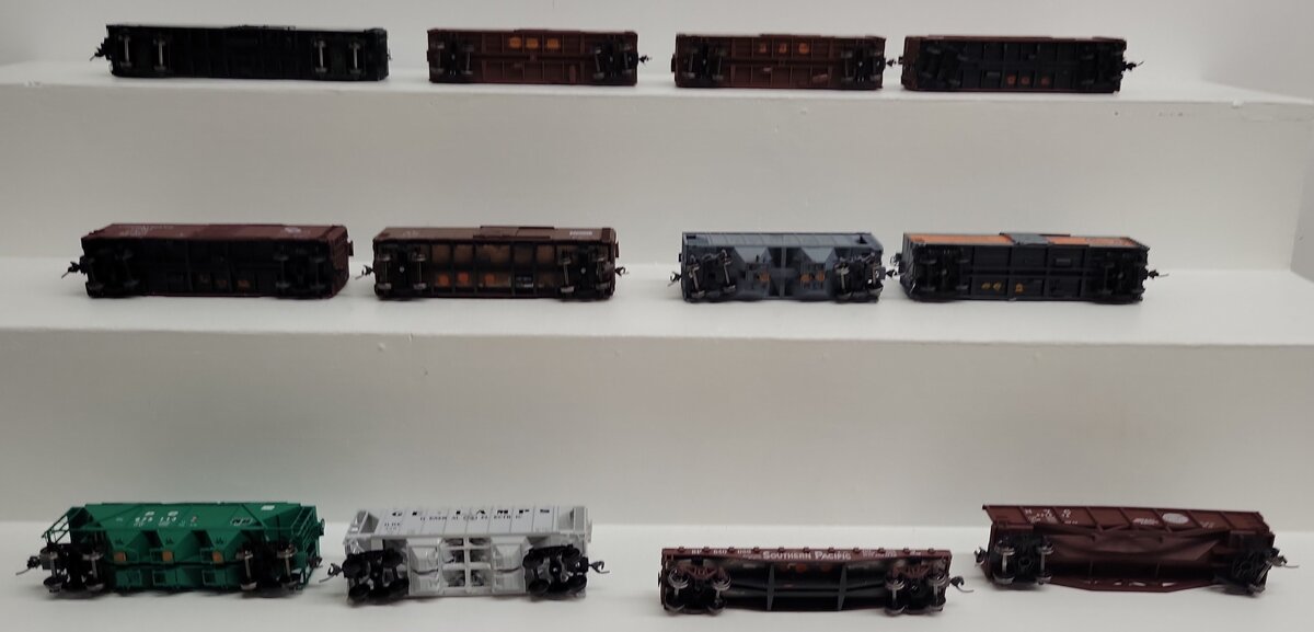 Bowser & Other HO Assorted Freight Cars #329,146573,540026,875113,6412,6465 [12] VG