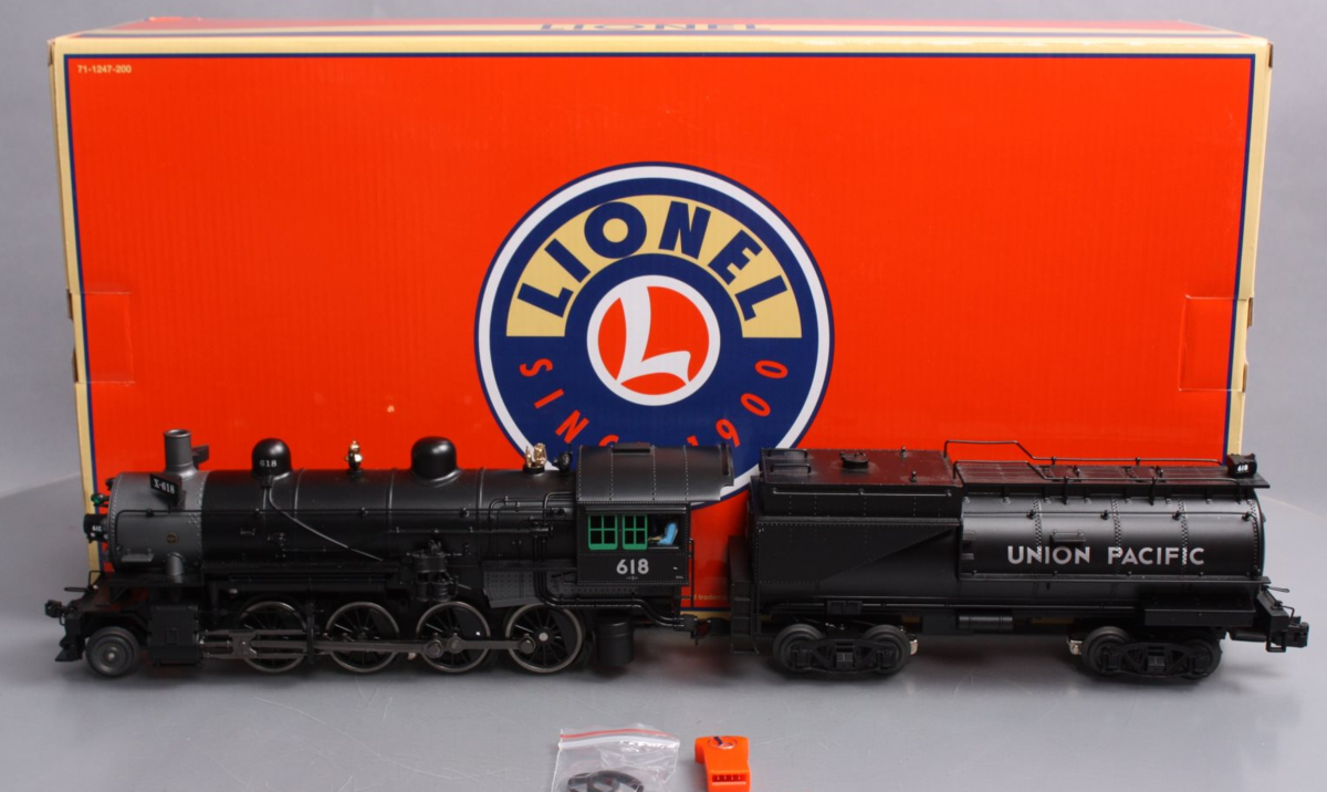 Lionel 6-82183 O Gauge Union Pacific 2-8-0 Steam Locomotive & Tender #618 LN/Box