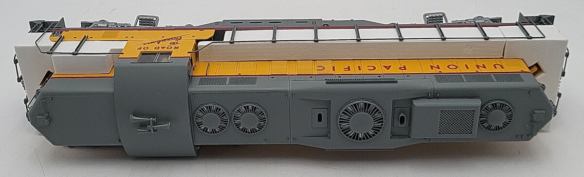 Atlas 2411-2 O Scale Union Pacific Diesel Locomotive #282 2-Rail EX/Box