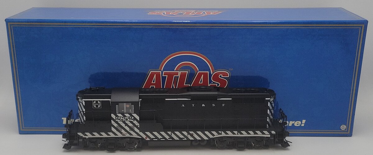 Atlas 3906-2 O Santa Fe GP-7 Phase II Diesel Locomotive #2852 w/ DCC (2 Rail) EX/Box