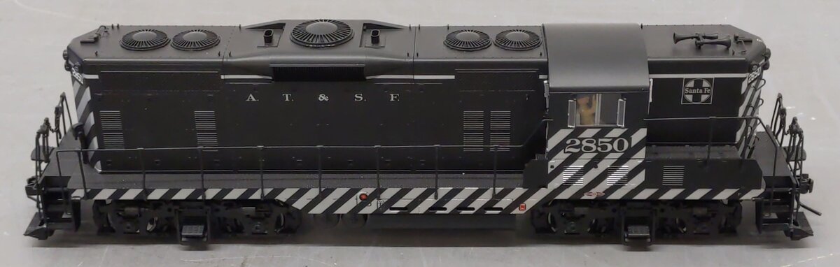 Atlas 3906-1 O Scale Santa Fe GP7 Ph. II Diesel Locomotive #2850 w/ DCC (2-Rail) EX/Box