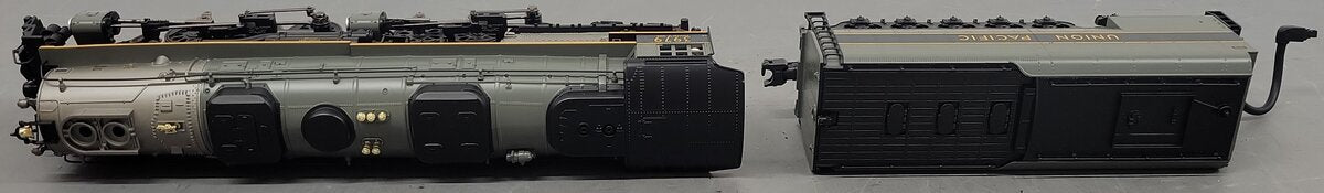 MTH 30-1542-1 Union Pacific 4-6-6-4 Imperial Challenger Steam Engine w/PS2 #3979 EX/Box