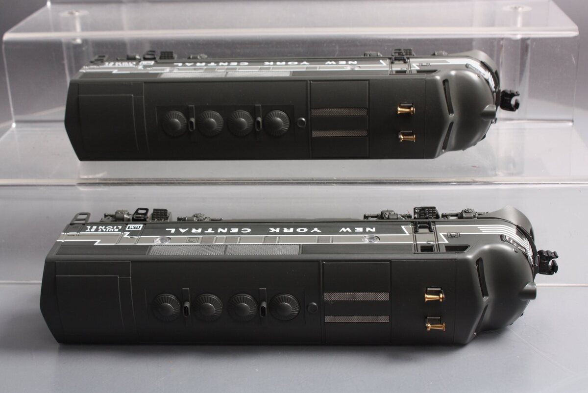 Lionel 6-18135 Lionel Century Club 2333 New York Central F3 AA Diesel Set NIB