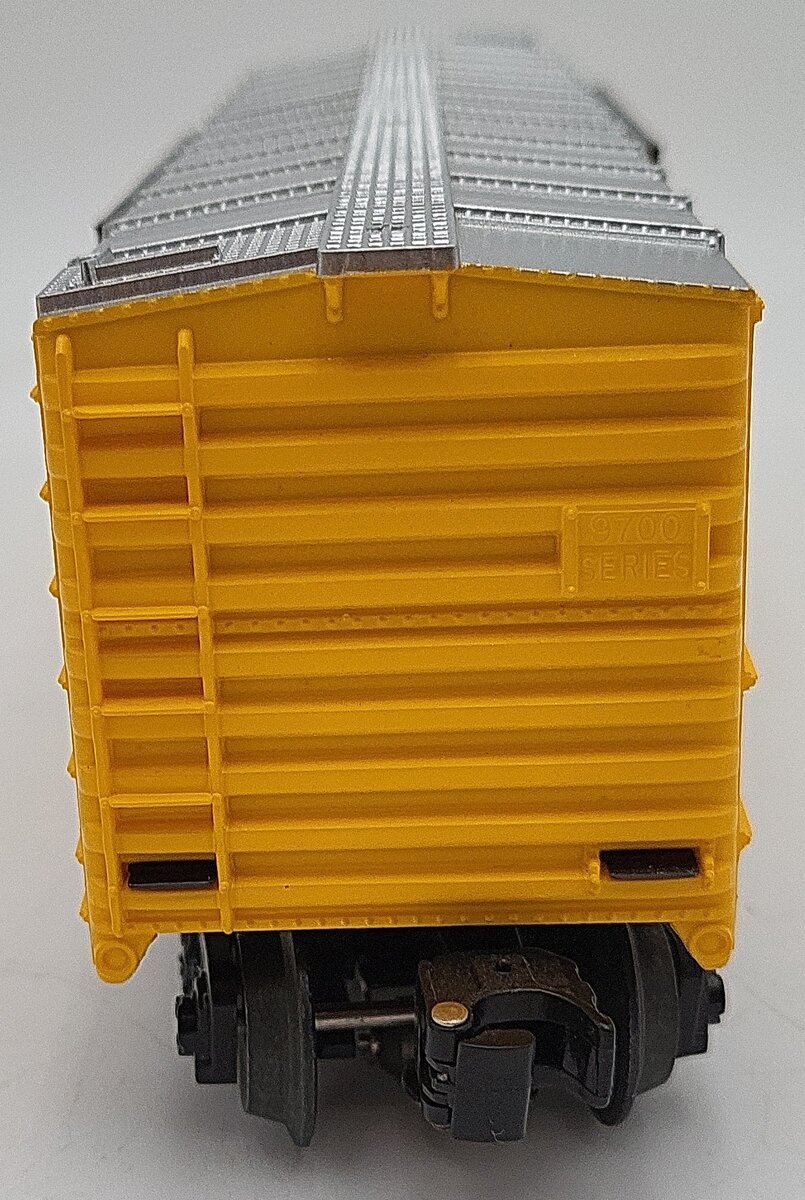 Lionel 6-16632 Burlington Northern Boxcar with Railsounds EX/Box