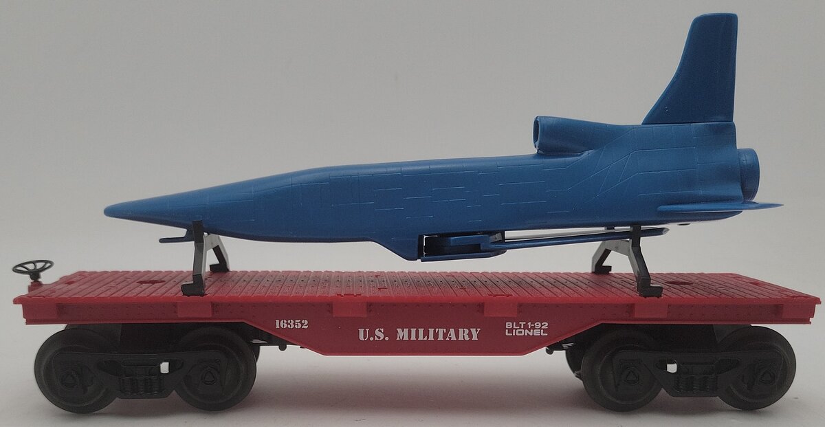 Lionel 6-16352 O Gauge US Military Flatcar w/ Cruise Missile #16352 EX/Box