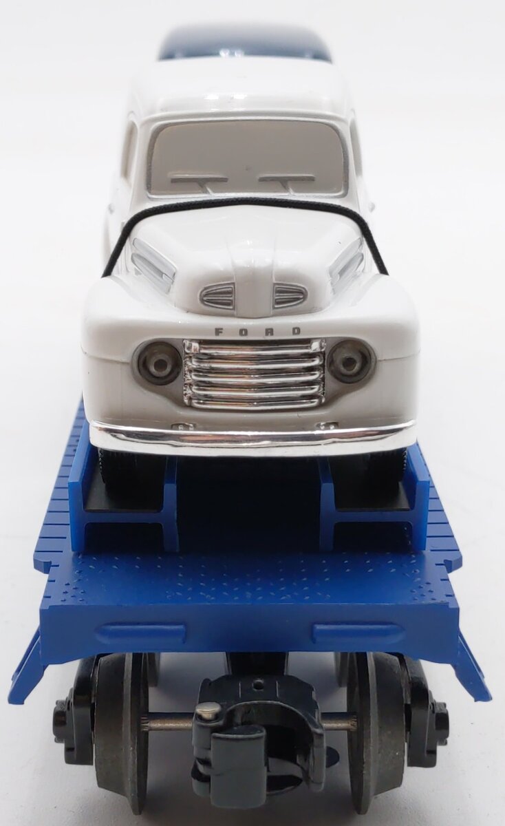Lionel 6-16985 O Gauge Eastwood Automobilia Flatcar w/ Ford Panel Trucks #6424 EX/Box