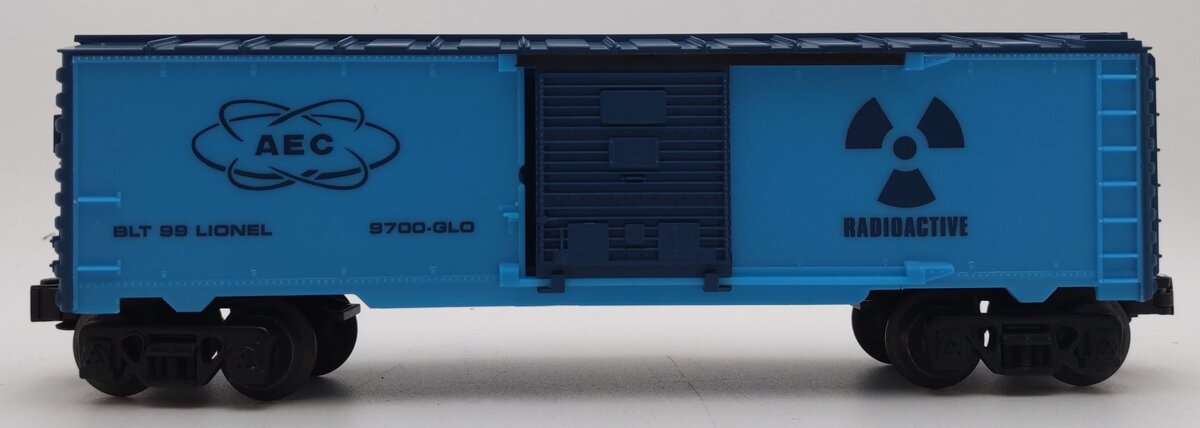 Lionel 6-26230 O Gauge AEC Blue Radioactive Glow in the Dark Boxcar LN/Box