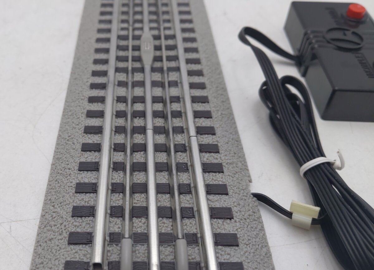 Lionel 6-12054 O Gauge FasTrack Operating Track Section LN/Box