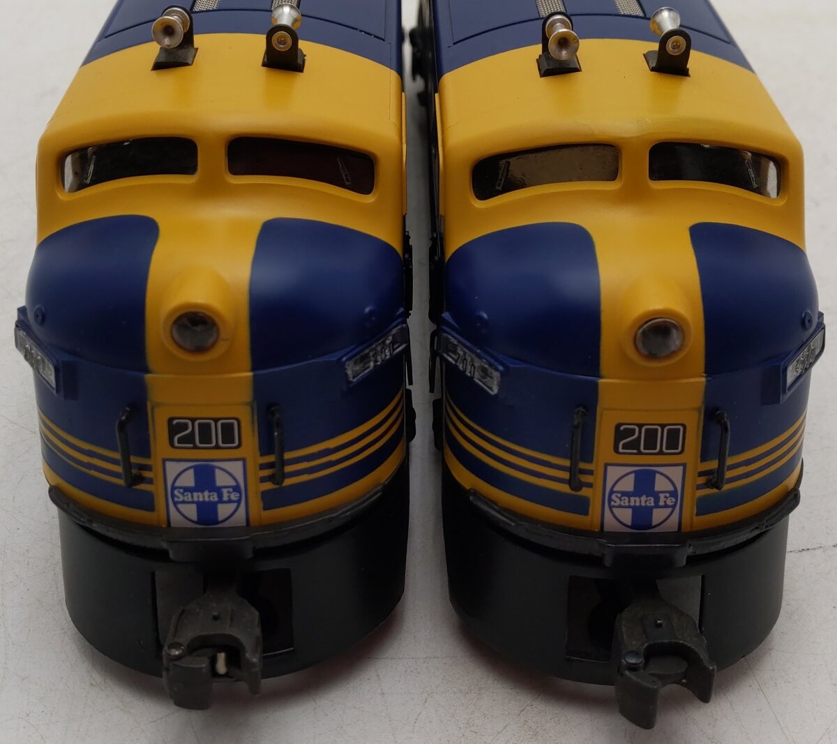 Lionel 6-18117 O Gauge Santa Fe Blue/Yellow F3 AA Diesel Set EX/Box