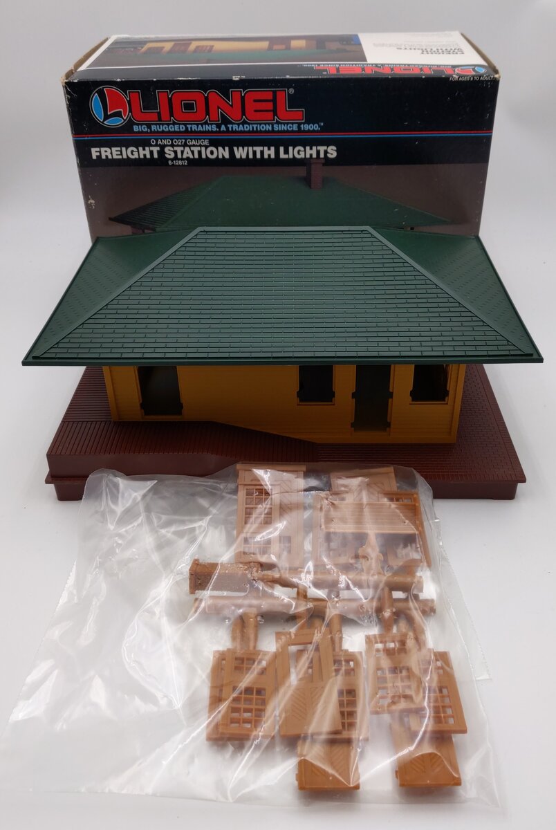Lionel 6-12812 O Illuminated Freight Station LN/Box