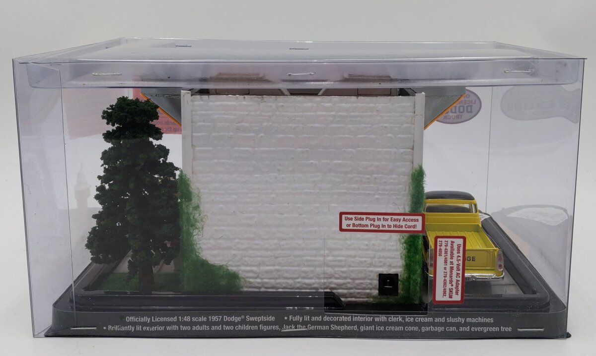 Menards 275-9284 O Scale Liam's Frozen Custard Stand NIB