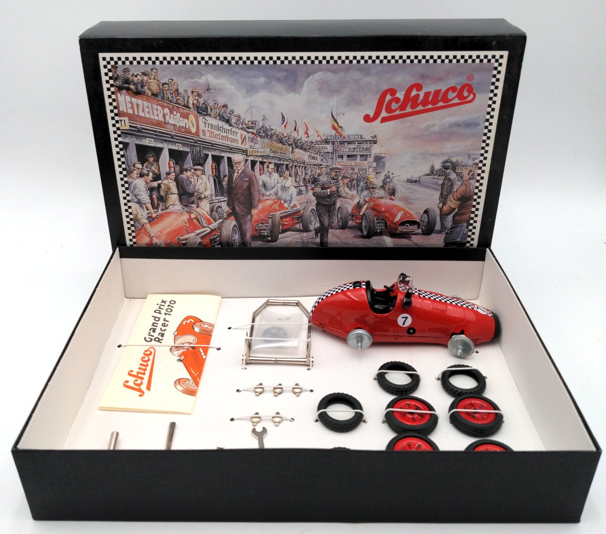 Schuco 01026 Grand Prix Racer Montagekasten Wind-Up Car Kit NIB