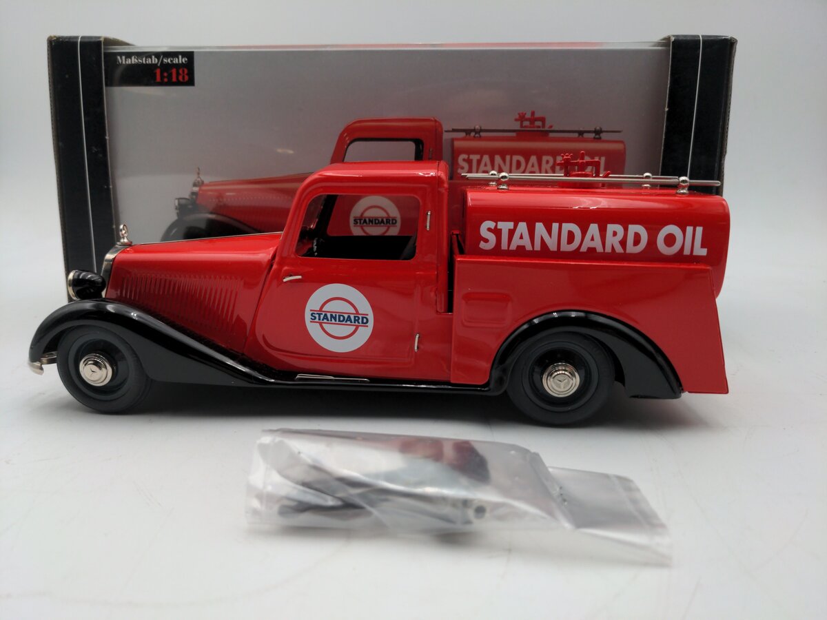 Schuco 00044 1:18 Scale Merc-benz 170 V Tankwagen Standard Oil LN/Box